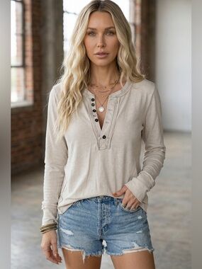 NWT Mixed Button Henley Thumbhole Long Sleeve Top Shirt Bone